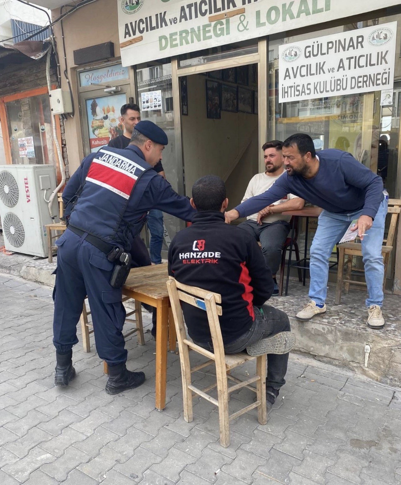 Ayvacık jandarmasından siber dolandırıcılık uyarısı