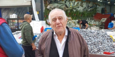 Havalar soğudu, hamsi 100 liraya düştü