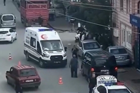 Kamyonetle çarpışan motosiklet sürücüsü hayatını kaybetti