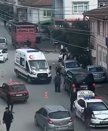 Kamyonetle çarpışan motosiklet sürücüsü hayatını kaybetti