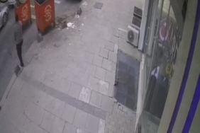 Arnavutköy’de şiddetli rüzgar nedeniyle vatandaşlar zor anlar yaşadı, çöp konteyneri kaydı