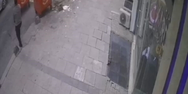 Arnavutköy’de şiddetli rüzgar nedeniyle vatandaşlar zor anlar yaşadı, çöp konteyneri kaydı