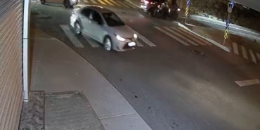 Arnavutköy’de motosikletle otomobil çarpıştı: 2 yaralı