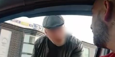 Başakşehir’de taksi sürücüsün yolcu kavgası kamerada