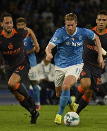 Hakan’ın golü Inter’e yetmedi, Napoli liderliği aldı