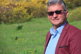 Gemlik’te sahnede kalp krizi geçiren Giresunlu sanatçı hayatını kaybetti