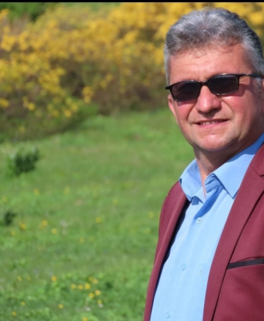 Gemlik’te sahnede kalp krizi geçiren Giresunlu sanatçı hayatını kaybetti