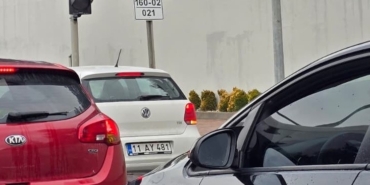 Bilecik’te güvenlik şeridini kullanan sürücüler pes dedirtti