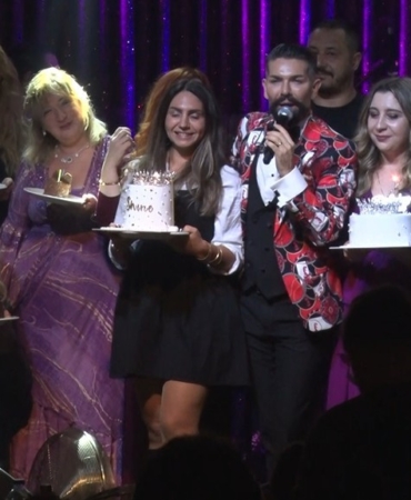 Ünlü sanatçı, sahnede 36 kişinin doğum gününü aynı anda kutladı