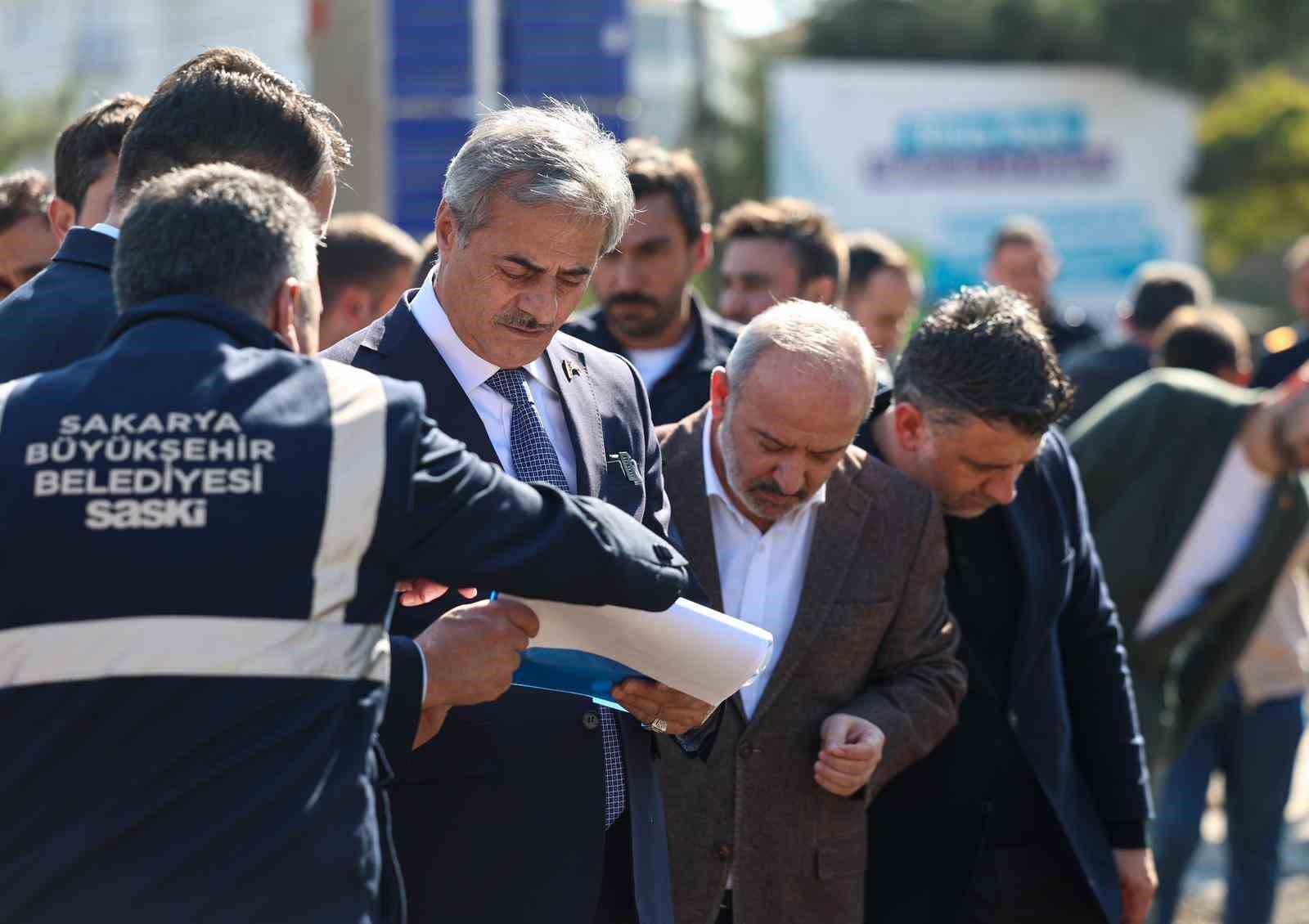 Söğütlü’de altyapı çalışmaları sürüyor