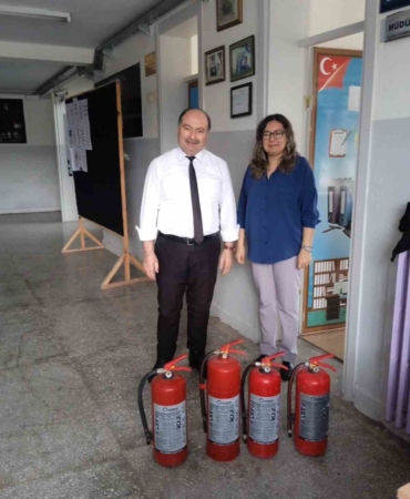 Bayırköy’de yangın tüpleri yenilendi