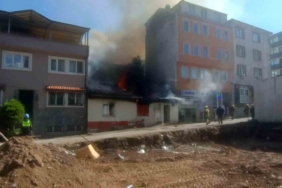 Bursa’da 2 katlı müstakil ev alev alev yandı