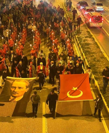 Osmaneli’de 29 Ekim Cumhuriyet Bayramı fener alayı düzenlendi