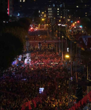 Tüm cumhuriyet sevdalıları Fatih Sultan Mehmet Bulvarında buluşacak