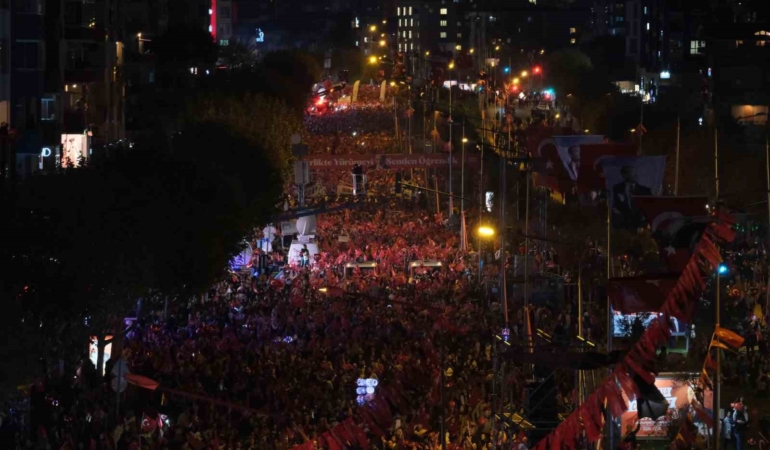 Tüm cumhuriyet sevdalıları Fatih Sultan Mehmet Bulvarında buluşacak