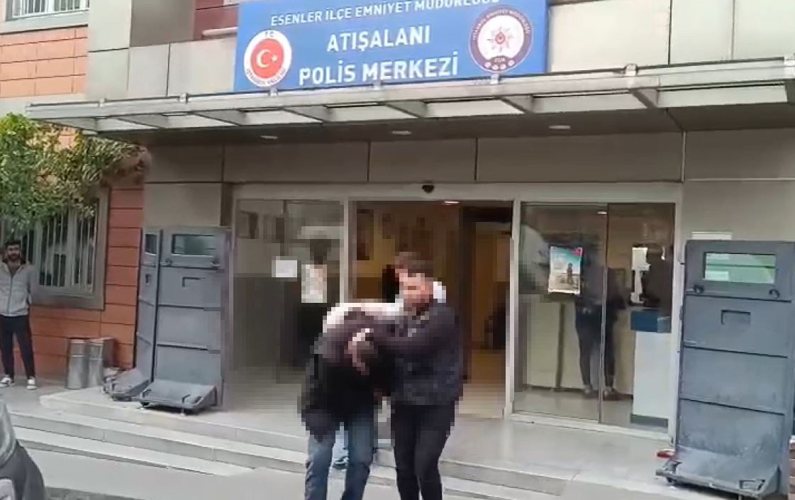 Esenler’de 24 yıl hapis cezası bulunan sahte kimlikli şahıs polislere tehditler savurdu