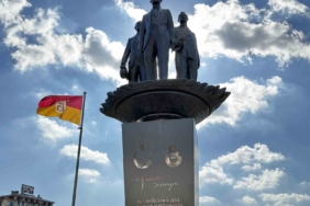 Galatasaray’da Gazi Mustafa Kemal Atatürk, Tevfik Fikret ve Ali Sami Yen Anıtı’nın açılışı yapıldı