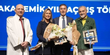 ’Devrimin Rengi’ sergisi İstinye Üniversitesi’nde sanatseverlerle buluştu