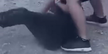 Arnavutköy’de gençlerin acımasızca kavgası kamerada