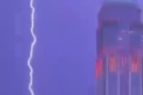 İstanbul Finans Merkezi’nin tepesine yıldırım düştü