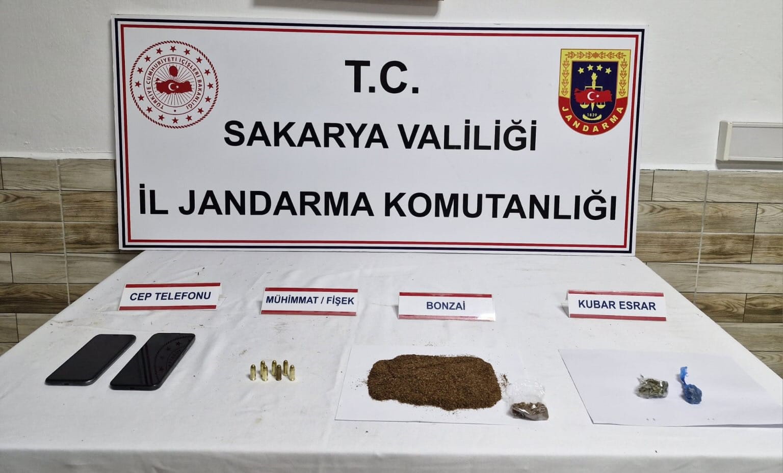 Sakarya’da uyuşturucu operasyonu: 2 şahıs tutuklandı