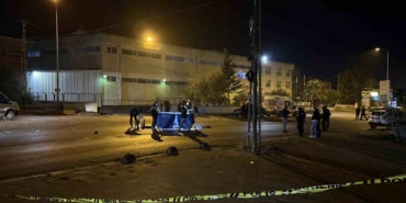 Arnavutköy’de esrarengiz cinayet: Polis yeleği giymiş şahsı vurup kaçtılar