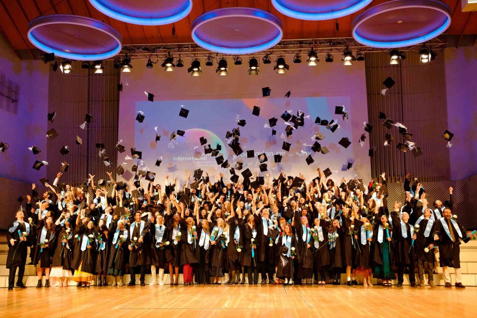 BAU Global ağındaki Berlin International Üniversitesi’nde mezuniyet coşkusu