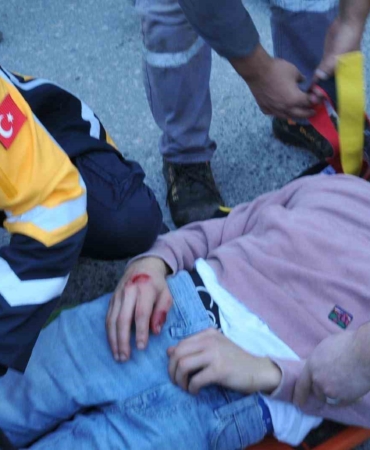 Sakarya’da pikap ile motosiklet çarpıştı: 1 yaralı