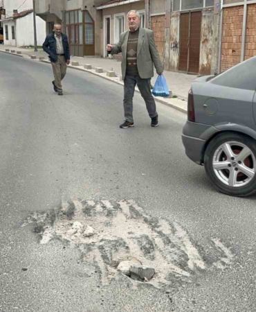 Tekirdağ’da çukura dalan motosikletli düşüp yaralandı
