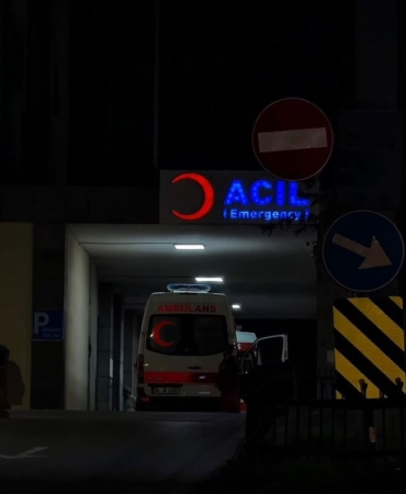 Yaralı şekilde hastane önüne atıldı, polis harekete geçti