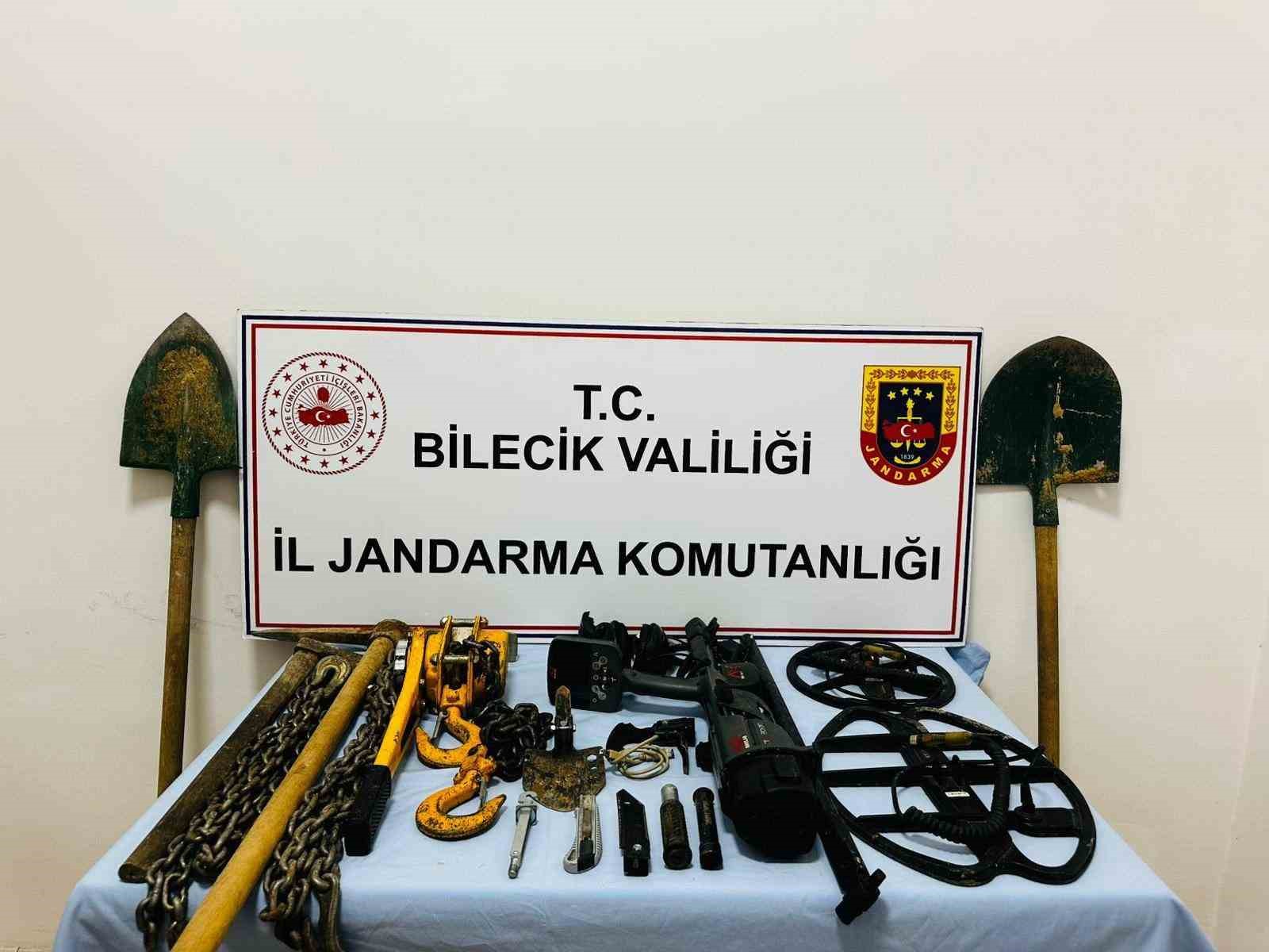 Bilecik’te kaçak kazı operasyonunda 5 kişi suçüstü yakalandı
