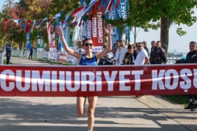 16 ülkeden sporcu Kocaeli’de Cumhuriyet için koştu