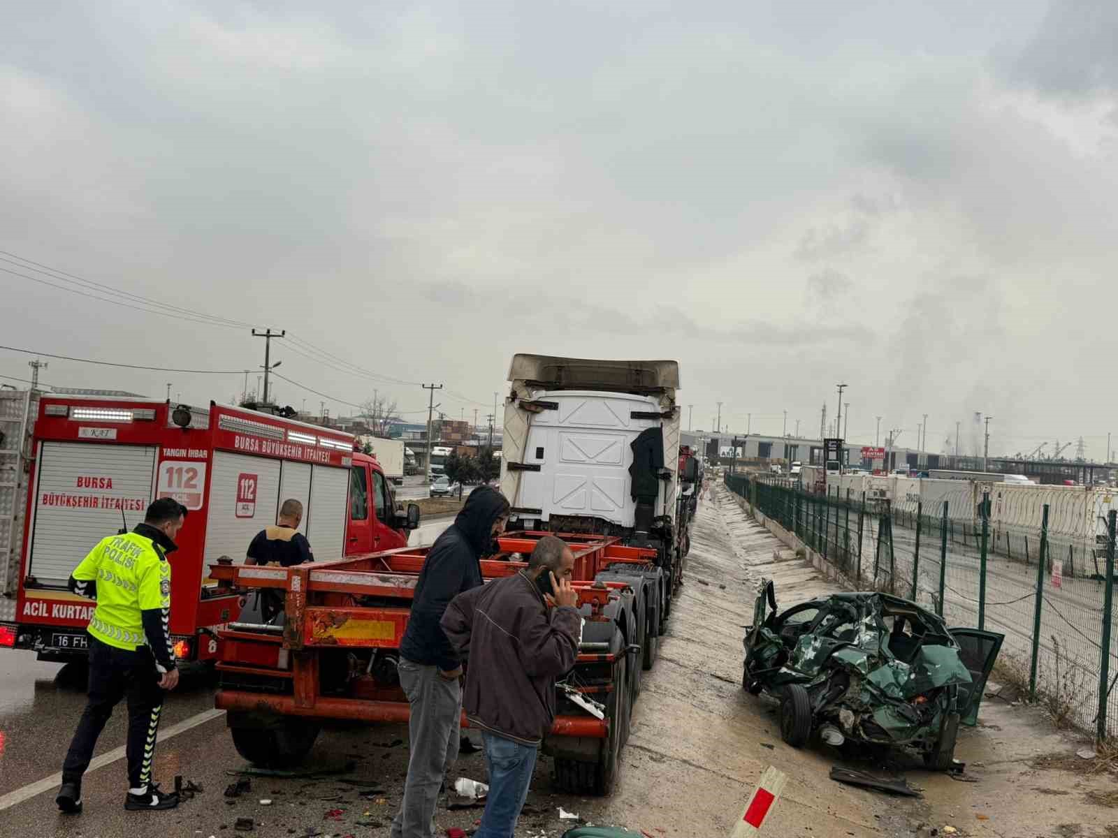 Gemlik Serbest Bölge yolunda kaza: 1 ağır yaralı