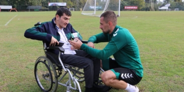 Özel gereksinimli öğrencilerden, Sakaryaspor’a moral ziyareti