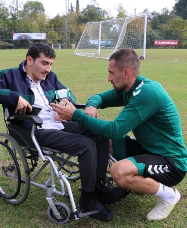 Özel gereksinimli öğrencilerden, Sakaryaspor’a moral ziyareti