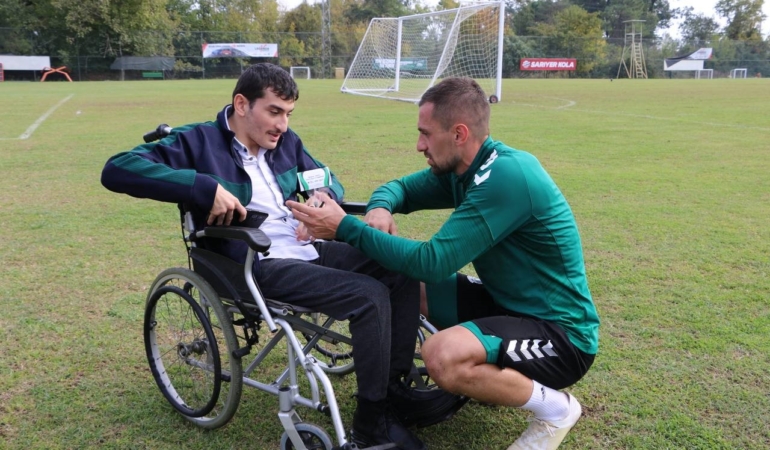 Özel gereksinimli öğrencilerden, Sakaryaspor’a moral ziyareti