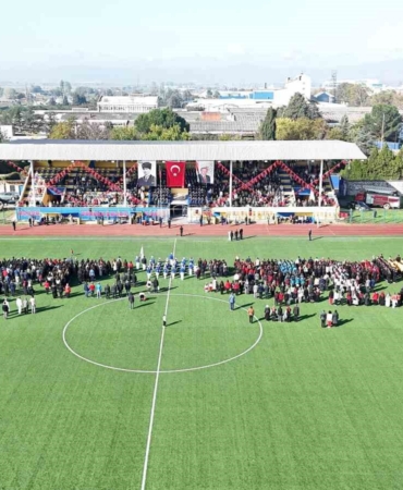 Yenişehir stadyumunda cumhuriyet coşkusu