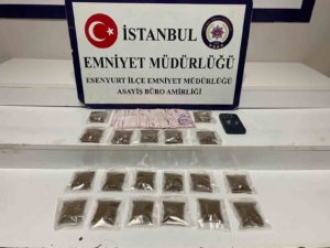 Esenyurt’ta kamyonetten uyuşturucu madde ticareti yapan şüphelilere suçüstü