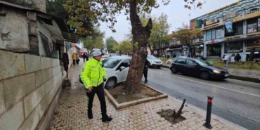Edirne’de yola dökülen yağ zincirleme kazaya yol açtı: 4 araç birbirine girdi