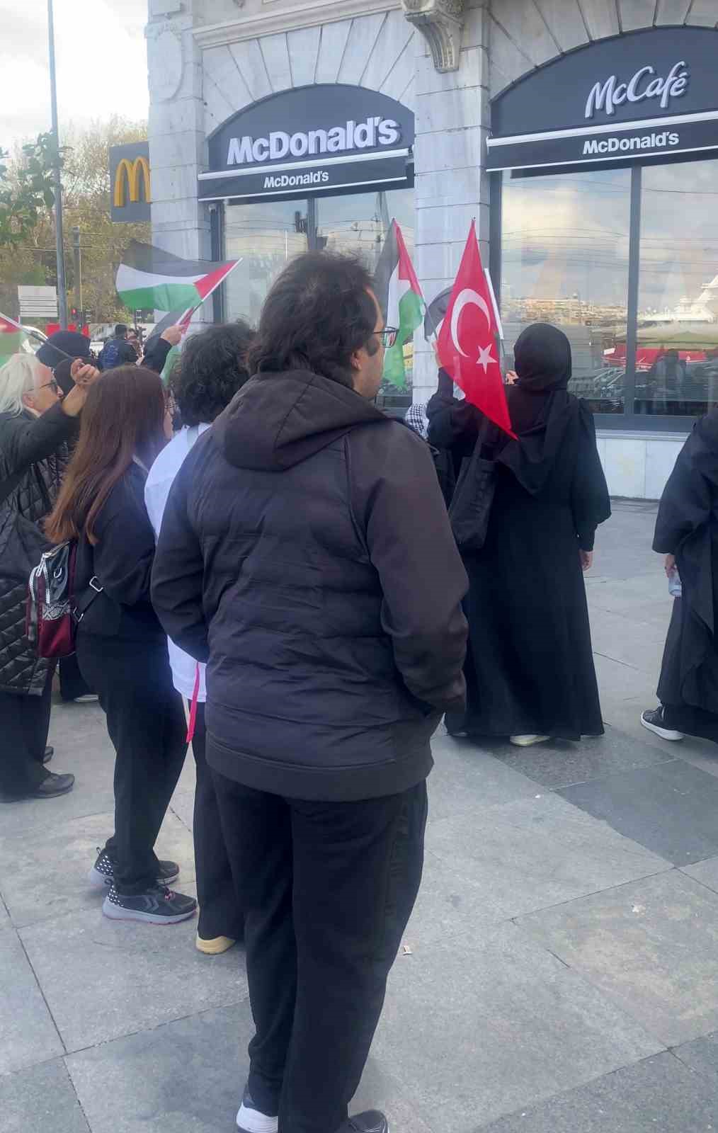 İstanbul’da İsrail protestoları sürüyor