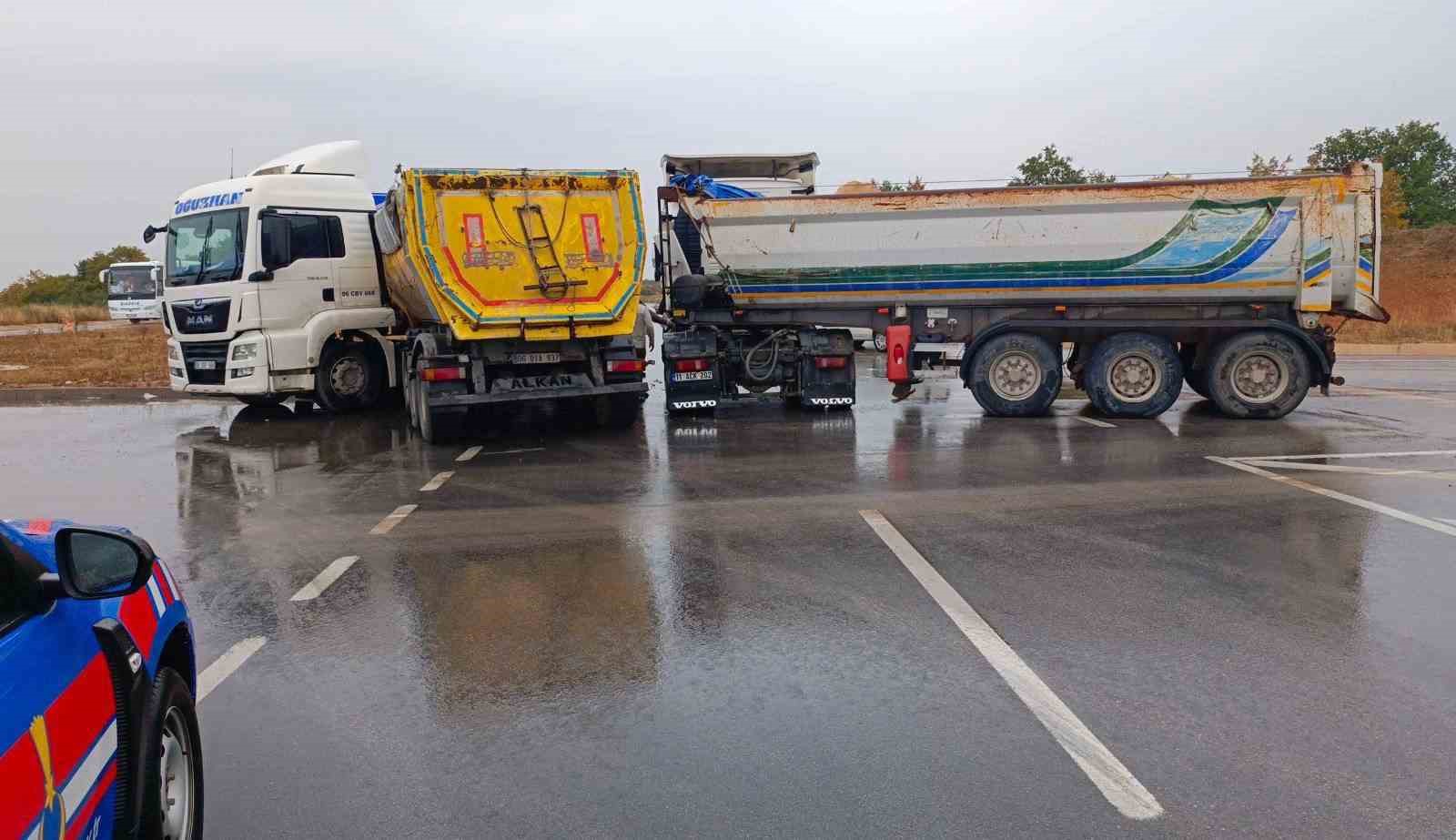 Bilecik’te 2 tır çarpıştı: 1 yaralı