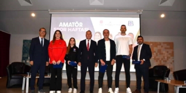 Zirvedeki sporcular öğrenciler ile buluştu