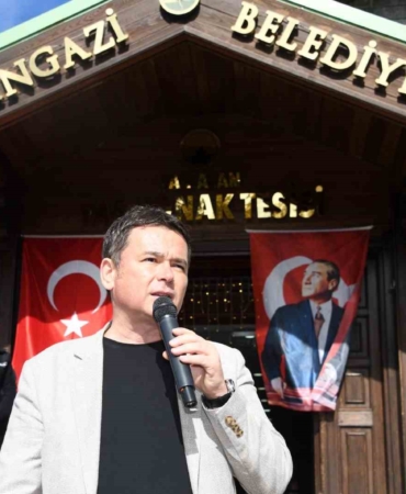 Uludağ’da yüzlerce kişi Cumhuriyetin izinde yürüdü