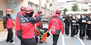 Sultangazi’de ortaokul ve lise öğrencilerine afet farkındalık eğitimi