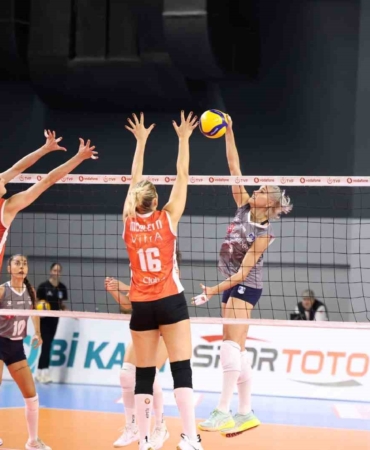 Eczacıbaşı Dynavit, deplasmanda set vermedi