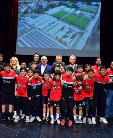 Fatih Belediyesi’nden Amatör Spor Kulüplerine malzeme desteği