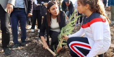 Çanakkale ve Gazze şehitleri için fidanlar toprakla buluştu