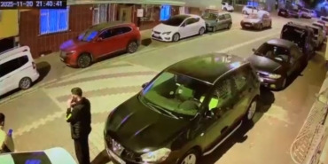 Esenyurt’ta sokaktaki 2 kişiye silahlı saldırı: O anlar kamerada