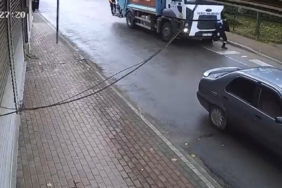 Belediye işçisinin hayatını kaybettiği korkunç kaza kamerada