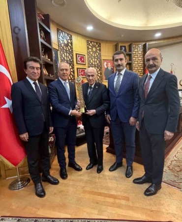 Türkiye Bisiklet Federasyonu’ndan MHP Genel Başkanı Devlet Bahçeli’ye ziyaret